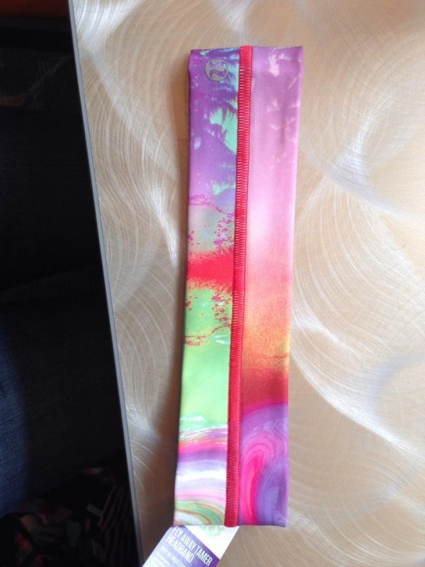 lululemon-seawheeze-2014-tie-dye-swirl-fly-away-tamer