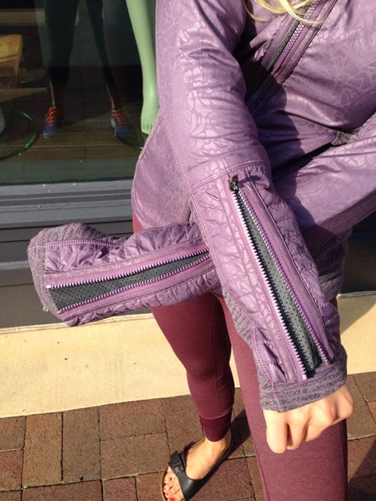 lululemon-purple-fog-petal-camo-embossed-rebel-runner-jacket