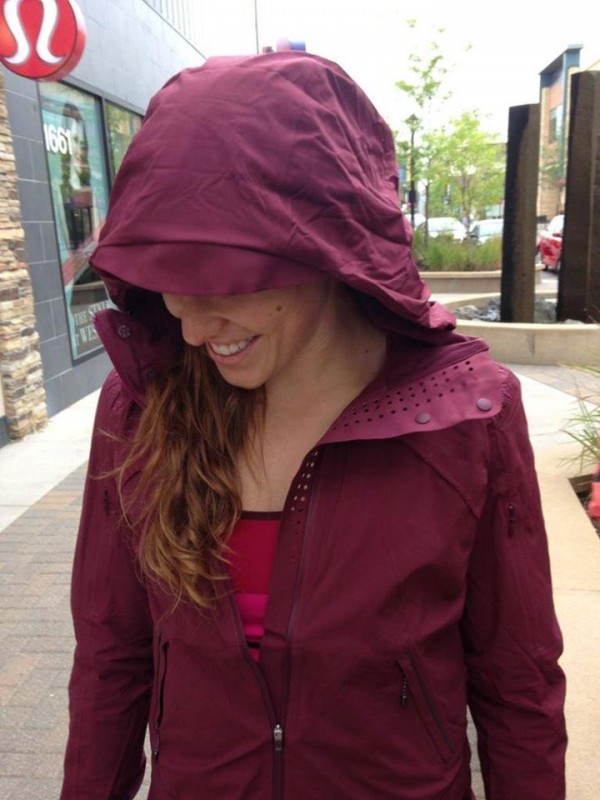 lululemon-rust-berry-rain-runner-jacket