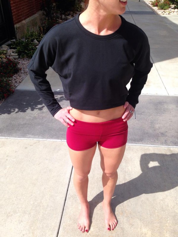 lululemon-oh-hey-pullover-black-boogie-shorts-bumble-berry