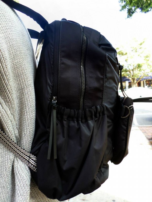 lululemon-black-back-class-backpack