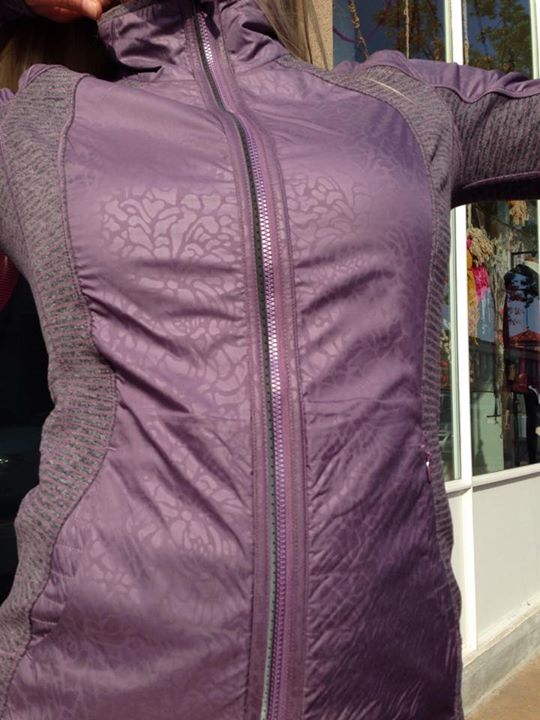 lululemon-purple-fog-petal-camo-embossed-rebel-runner-jacket