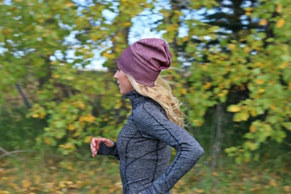 lululemon-heathered-black-wee-stripe-race-your-pace-half-zip-pullover-heathered-bordeaux-drama-run-with-me-toque-beanie-hat