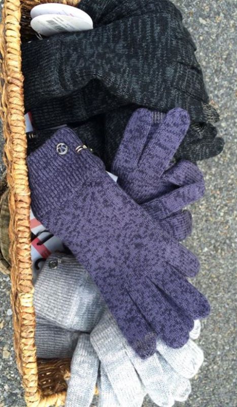 Lululemon blissed out knit gloves black nightfall grey