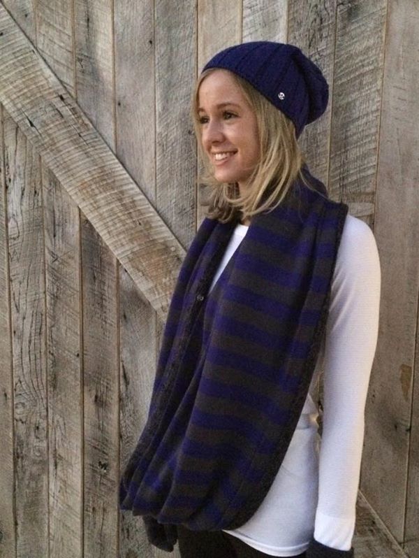 Lululemon pigment blue black striped blissed out circle scarf