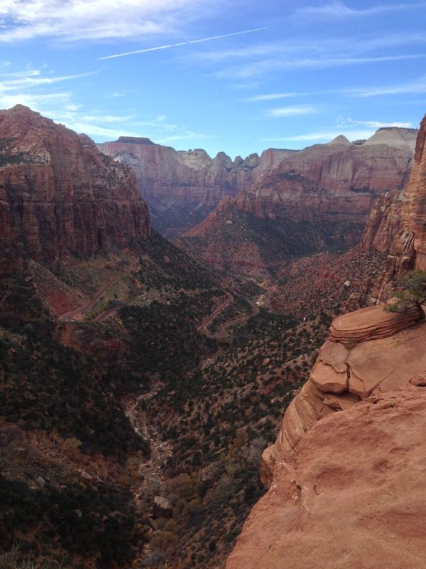 Zion National Park Canyon Overlook Trail: view from the top