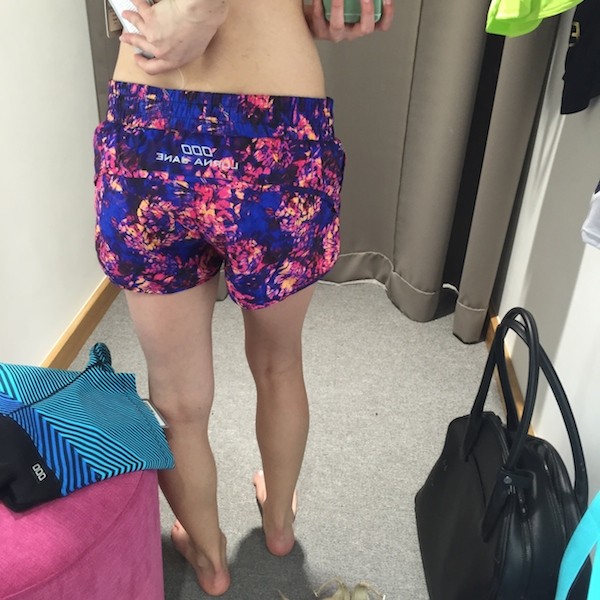 Lorna Jane bold blooms short review