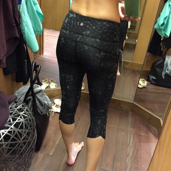 Lululemon top speed crops review star crushed black coal 3