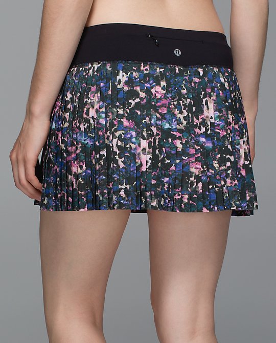 Lululemon floral backdrop pleat to street skirt
