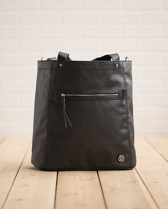 Lululemon out and about tote