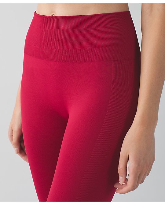 Lululemon cranberry zone in tight
