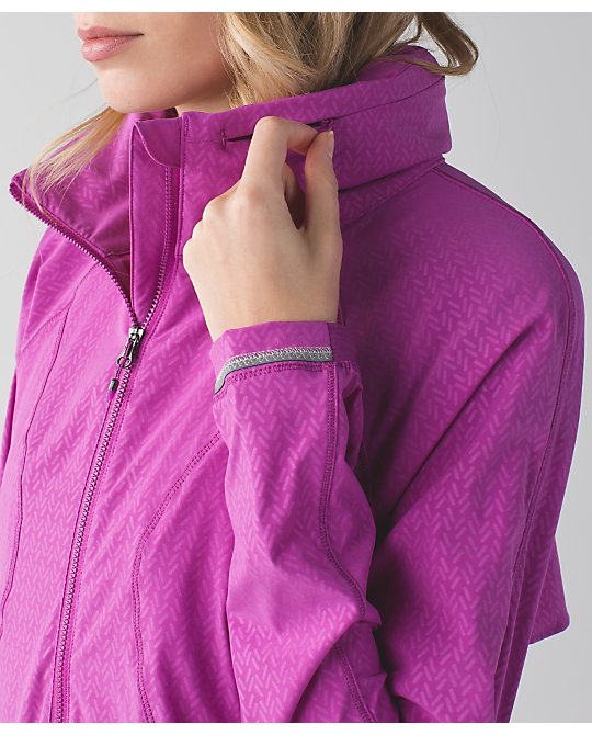 Lululemon washi weave ultra violet go the distance jacket