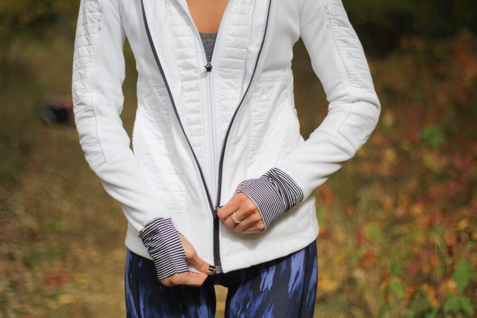 In Stores: Fleecy Keen Jacket III + Toasty Tech Tights + Base Runner Pants  - Agent Athletica