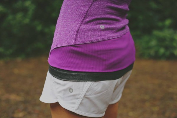 Lululemon mini check pique tender violet runderful 1:2 zip white run times shorts