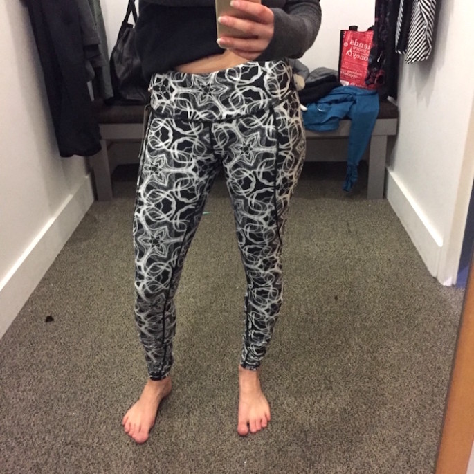 Calia by Carrie charcoal geo essential printed leggings review 1