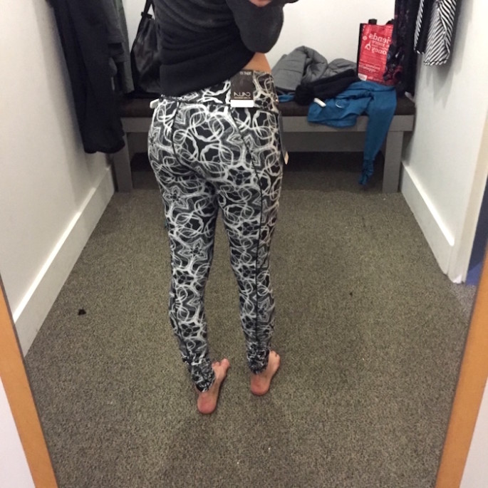 Calia by Carrie charcoal geo essential printed leggings review 3