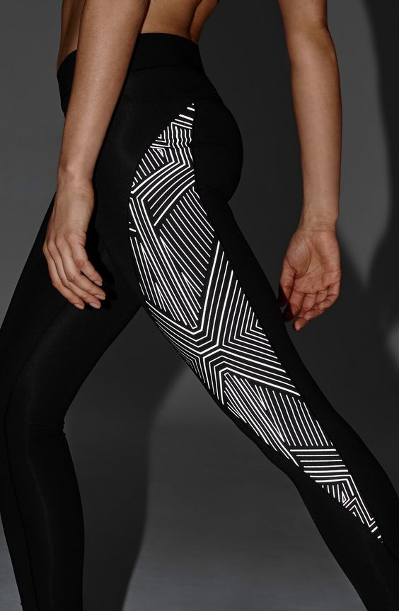 Ivy Park v-waistband reflective print leggings