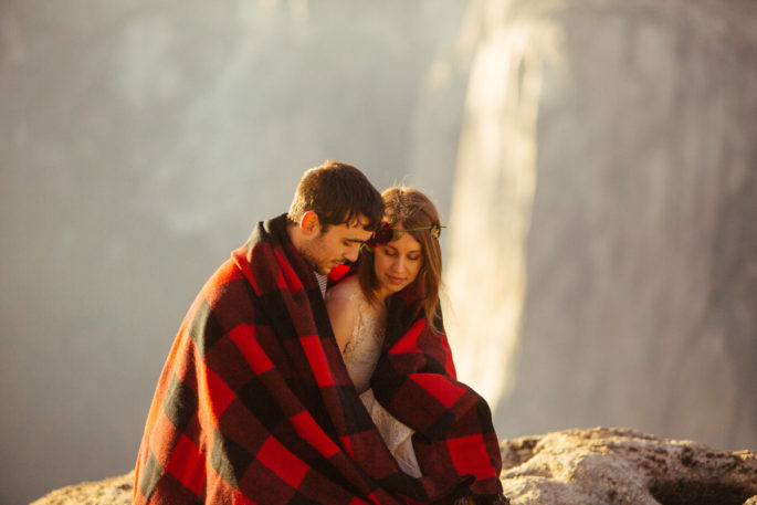 Yosemite elopement | Fall wedding blanket ideas | Carl Zoch Photography