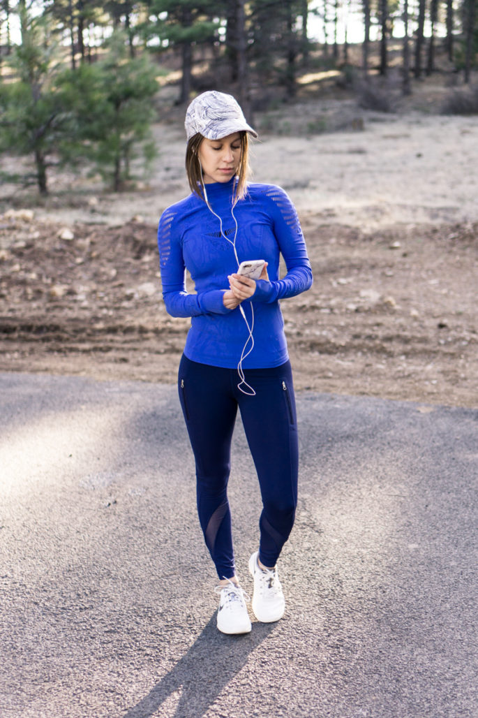 Blue and white spring workout outfit