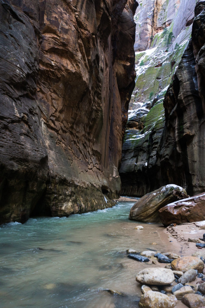 Hiking The Narrows At Zion In The Winter - Agent Athletica