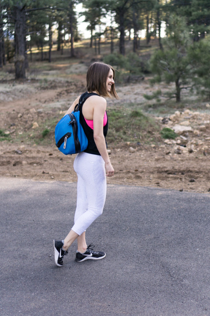 Spring workout outfit - monochrome with a pop of color