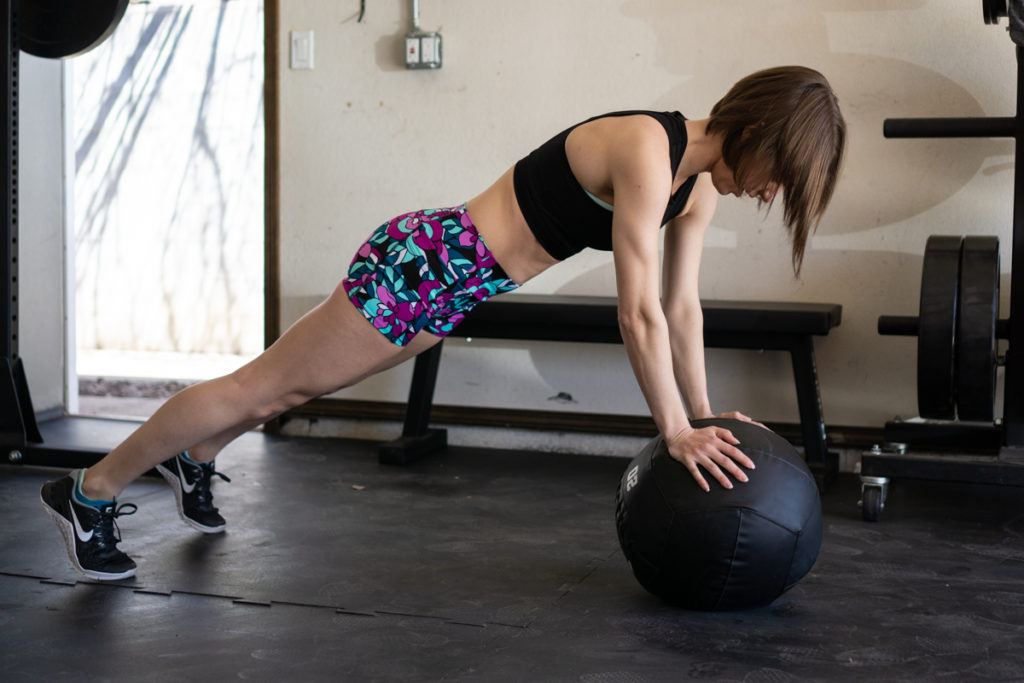 Garage gym workout outfit